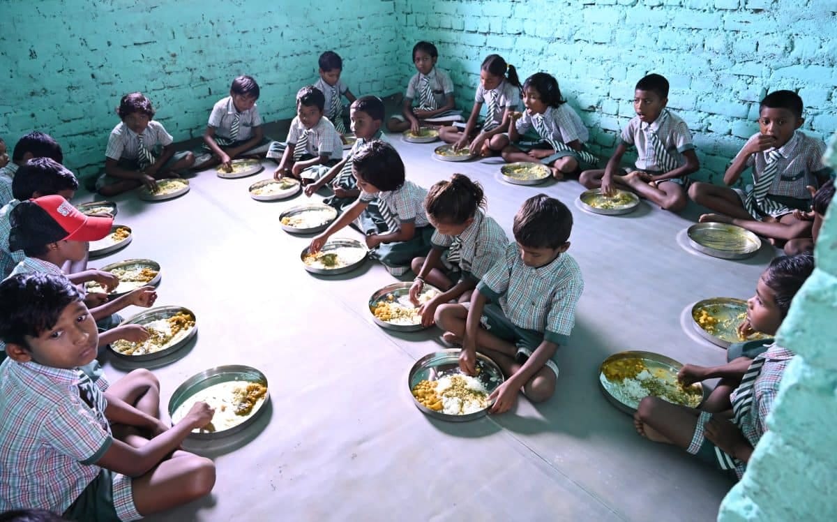 Children receiving nutritious meals at school
